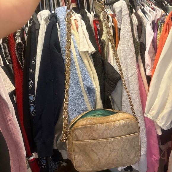 Kelly Wynne - Picture 3 of 3